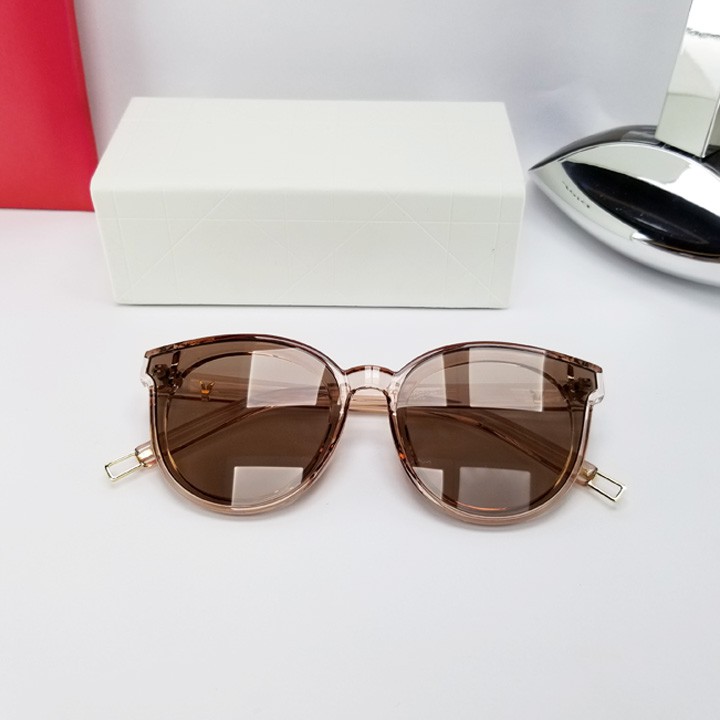 Mắt kính nữ mắt mèo chữ V 337- Tròng kính, gọng kính màu nâu trà, ôm mặt, không kén size - Đạt chuẩn UV400 - Giá sỉ | BigBuy360 - bigbuy360.vn