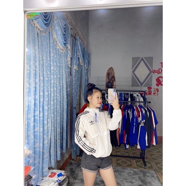 áo khoác adidas màu trắng sọc đen