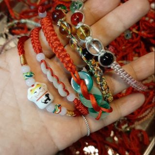 Dây đỏ may mắn