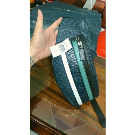 Giỏ đeo chéo Michael Kors (MK)