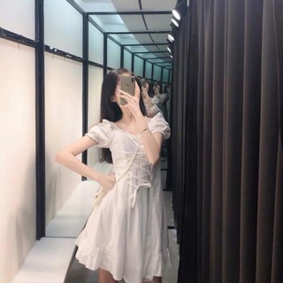 Váy trắng tay bèo rút eo mặc được hai kiểu dáng xoè . 😘
