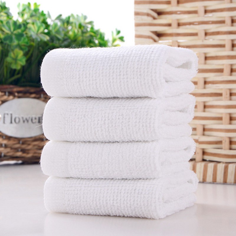 1 Khăn Lau Mặt Cotton Hình Vuông Màu Trắng Nhỏ Gọn Tiện Dụng