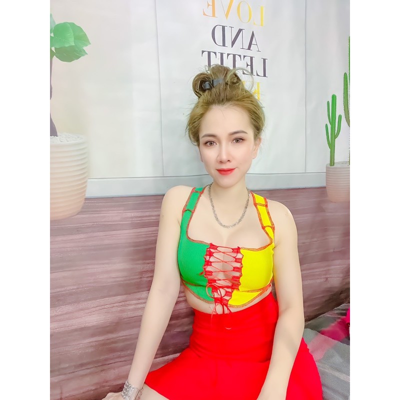 Áo croptop đan dây trước ngực so sexy luôn ạ, bao đụng mẫu luôn í 😃