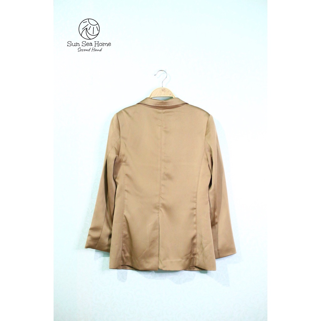 Áo khoác blazer màu nâu tây chất lụa secondhand