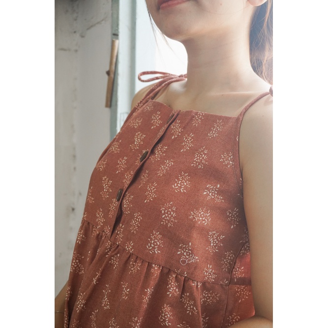 Đầm 2 dây Linen - Huỳnh Anh hoa trắng - Youth Linen