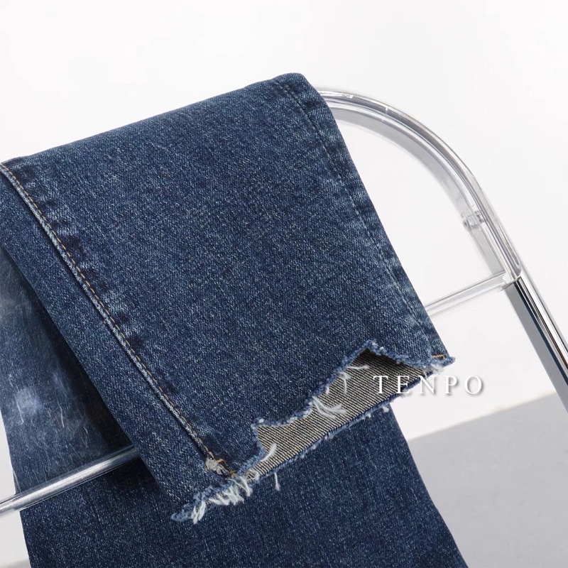 Quần jean nam TENPO vải denim rách gối | Jean xanh tối cắt gấu