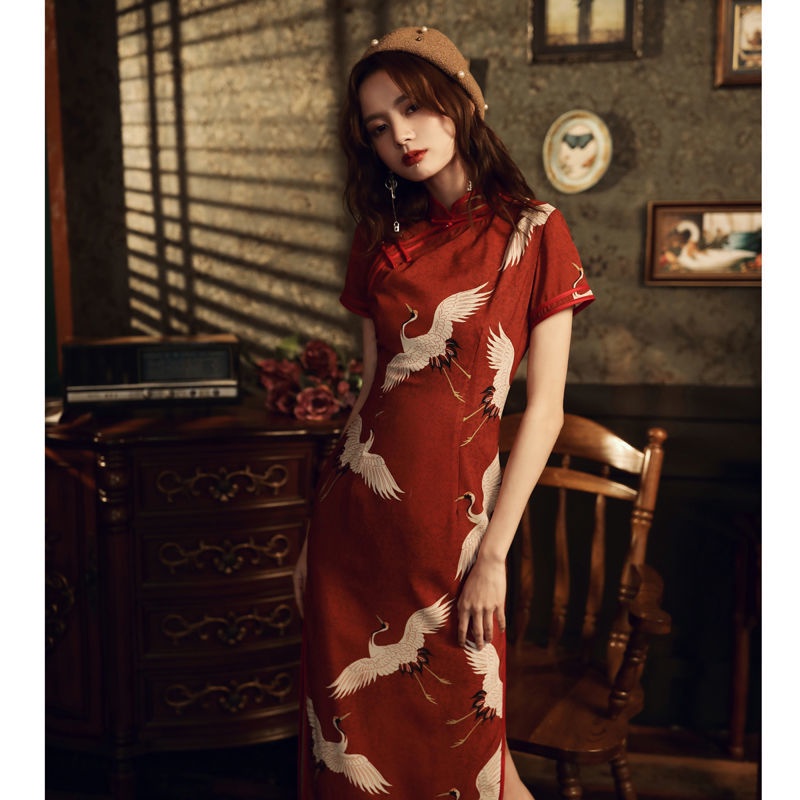 Sườn xám cách tân phong cách retro Trung Hoa thời trang mùa thu 2022 dành cho nữ