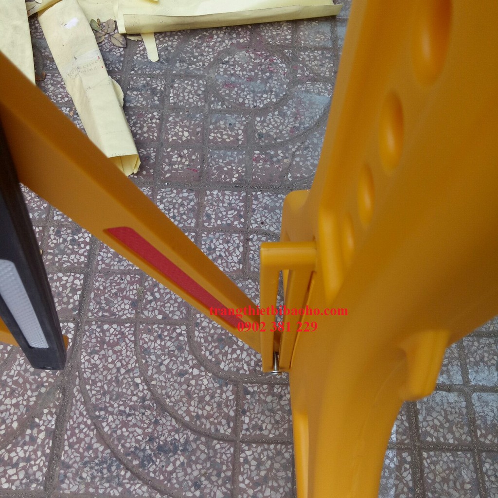 Hàng rào nhựa cảnh báo di động xếp gọn Barie cao 96cm x 2,5m