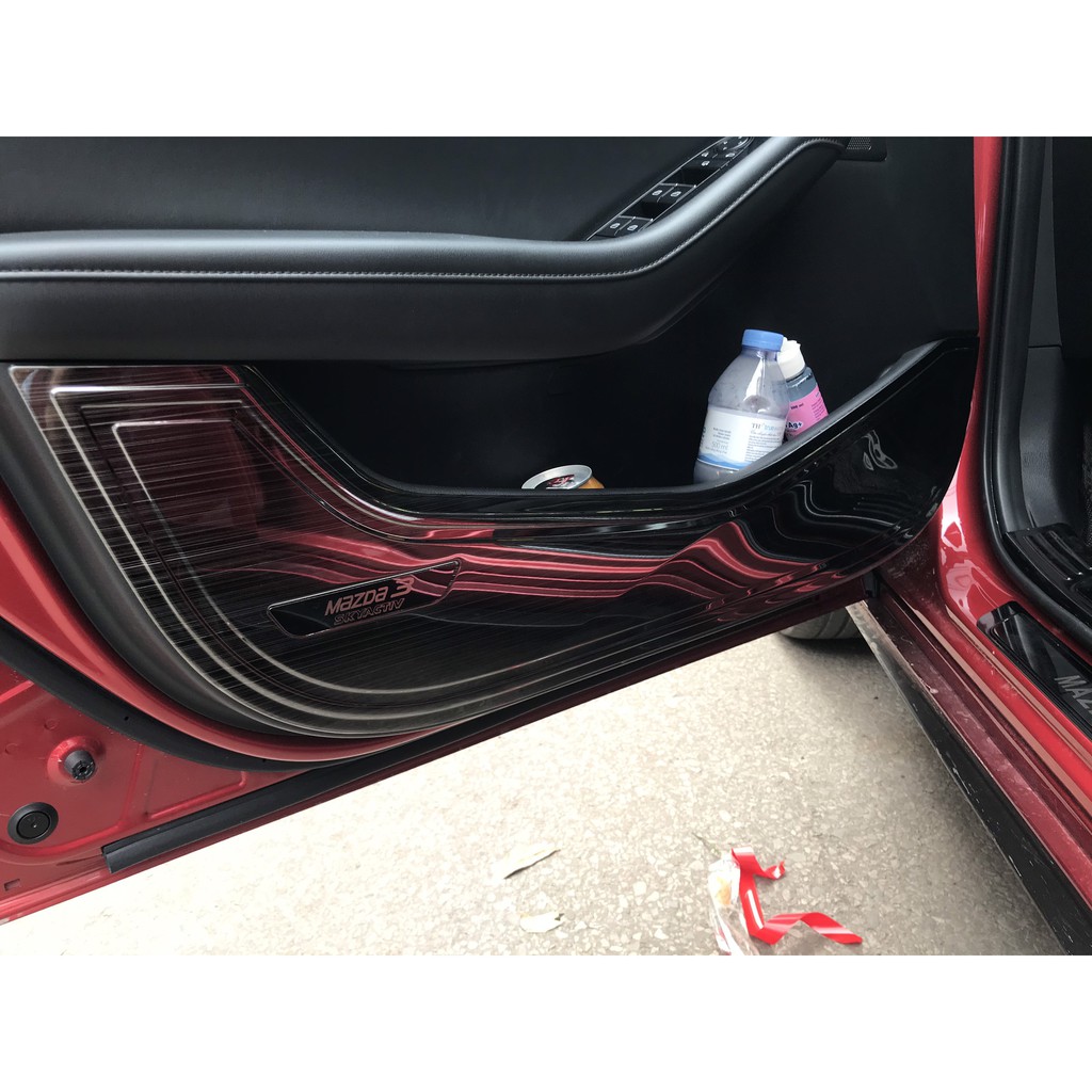 Ốp Tapli cánh cửa xe Mazda 3 2020, chất liệu Titan Cao Cấp