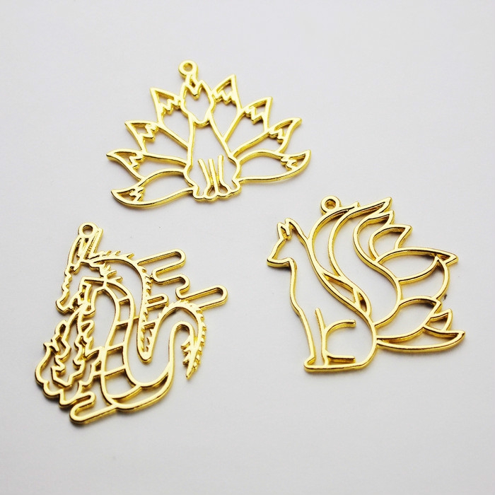 2 Mặt Dây Chuyền Hình Rồng Cáo Bằng Kim Loại