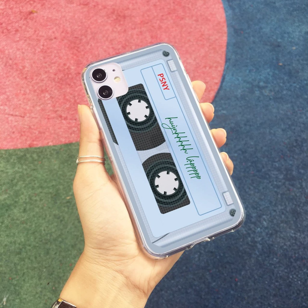 Ốp Lưng Iphone In Tên Chữ Ký Mẫu Cassette