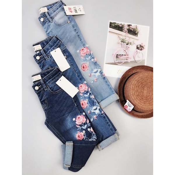 quần jeans thêu hoa