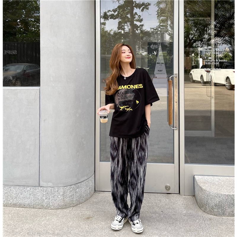 Áo Thun Tay Ngắn Cổ Tròn In Họa Tiết Phong Cách Retro Hàn Quốc