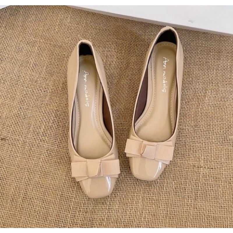 Giày cao gót nữ 3 phân mũi vuông gót vuông chất liệu xi bóng phối nơ ú kiểu dáng thời trang công sở Annmodels_A1004NU