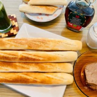 Bánh mì que Vbread