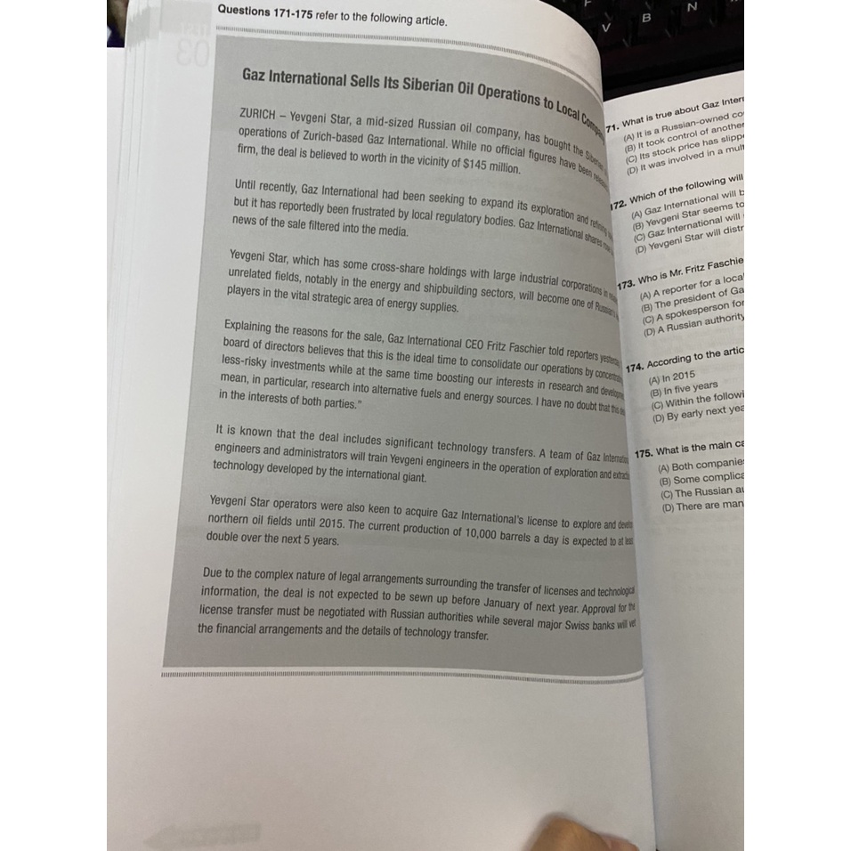 Sách - 1000 Reading comprehension : Practice test items for the new toeic test ( Nhân trí Việt )