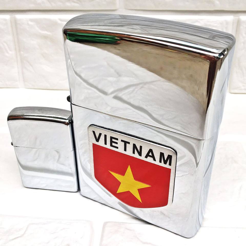 Combo 2 chiếc Tem nhôm cờ Việt Nam dán trang trí ô tô ( 5 x 5 cm)