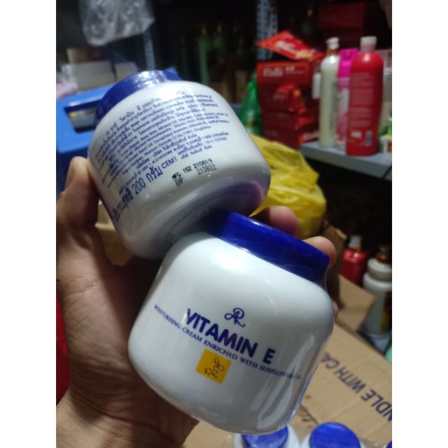 Kem vitamin e thái lan aron 200gr lắp xanh (hàng chuẩn)