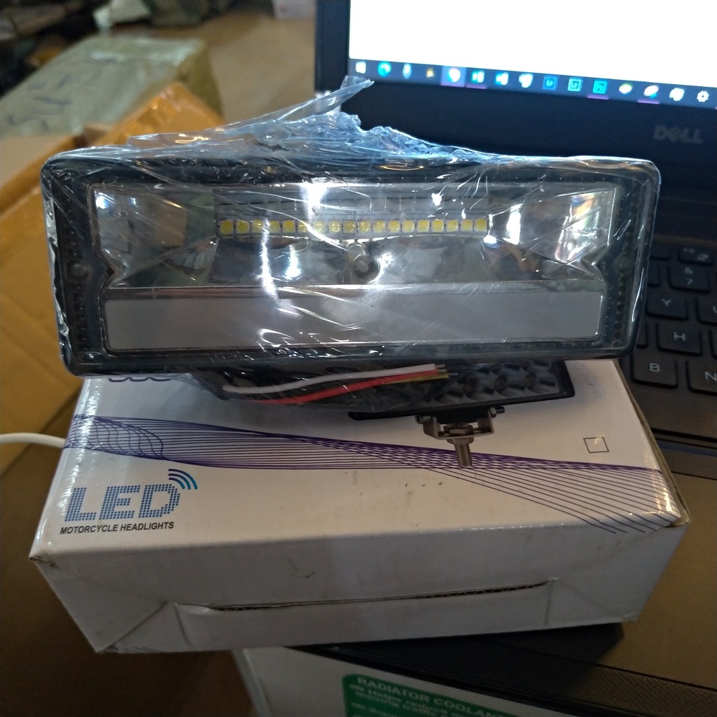 Đèn trợ sáng LED dài điện áp 12V-24V 18 LED gắn xe máy 2 chế độ Ánh Sáng trắng và đỏ