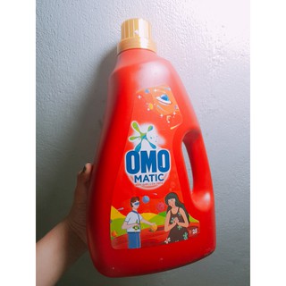 Chai nước giặt Omo Matic cửa trên chai 2.7 Kg