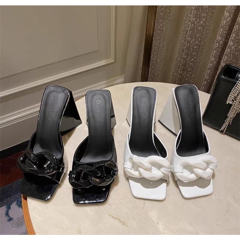Sandal gót tam giác phối xích - bigsize size to 40,41,42,43,44 [FREESHIP]