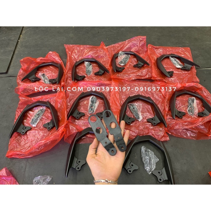 Cảng sau Winner V1 gắn cho Winner X