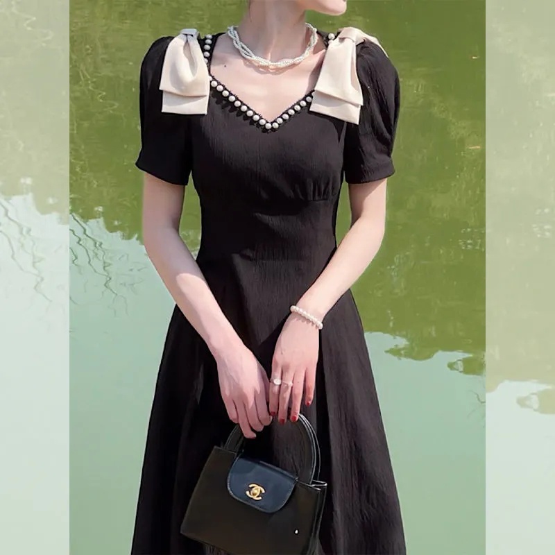 Đầm Dáng Ôm Đính Ngọc Trai Và Nơ Tháo Rời Được Phong Cách Retro Pháp