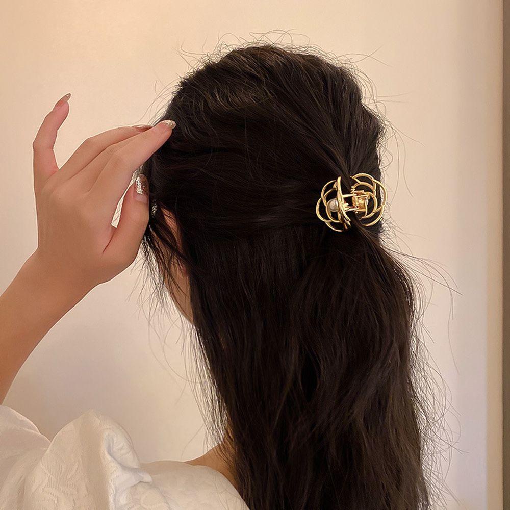Kẹp Tóc Kim Loại Hình Cá Mập Đính Hoa Trà Phong Cách Retro Hàn Quốc