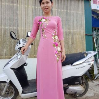 Áo dài thêu ruy băng