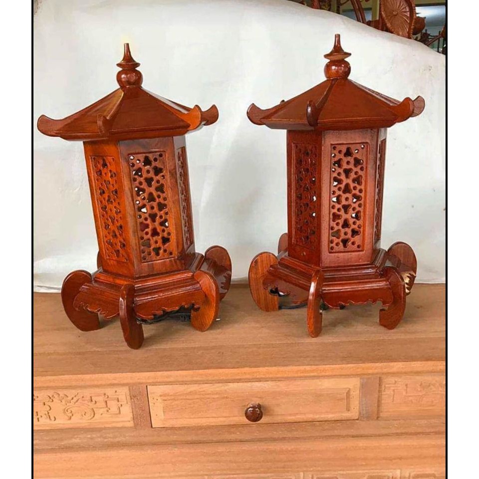 Cặp đèn thờ mái chùa gỗ hương cao 41cm