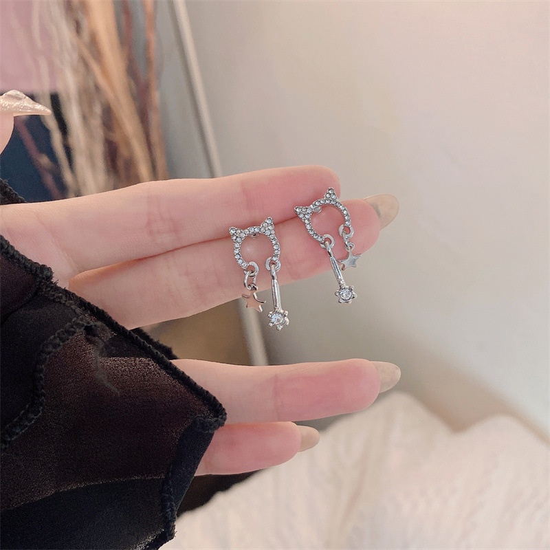 Khuyên tai kẹp không bấm lỗ chốt cố định K004 bằng hợp kim mạ bạc đính đá hình tai mèo dáng ngắn Leous Accessories