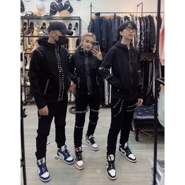 Áo khoác hoodie tán đinh