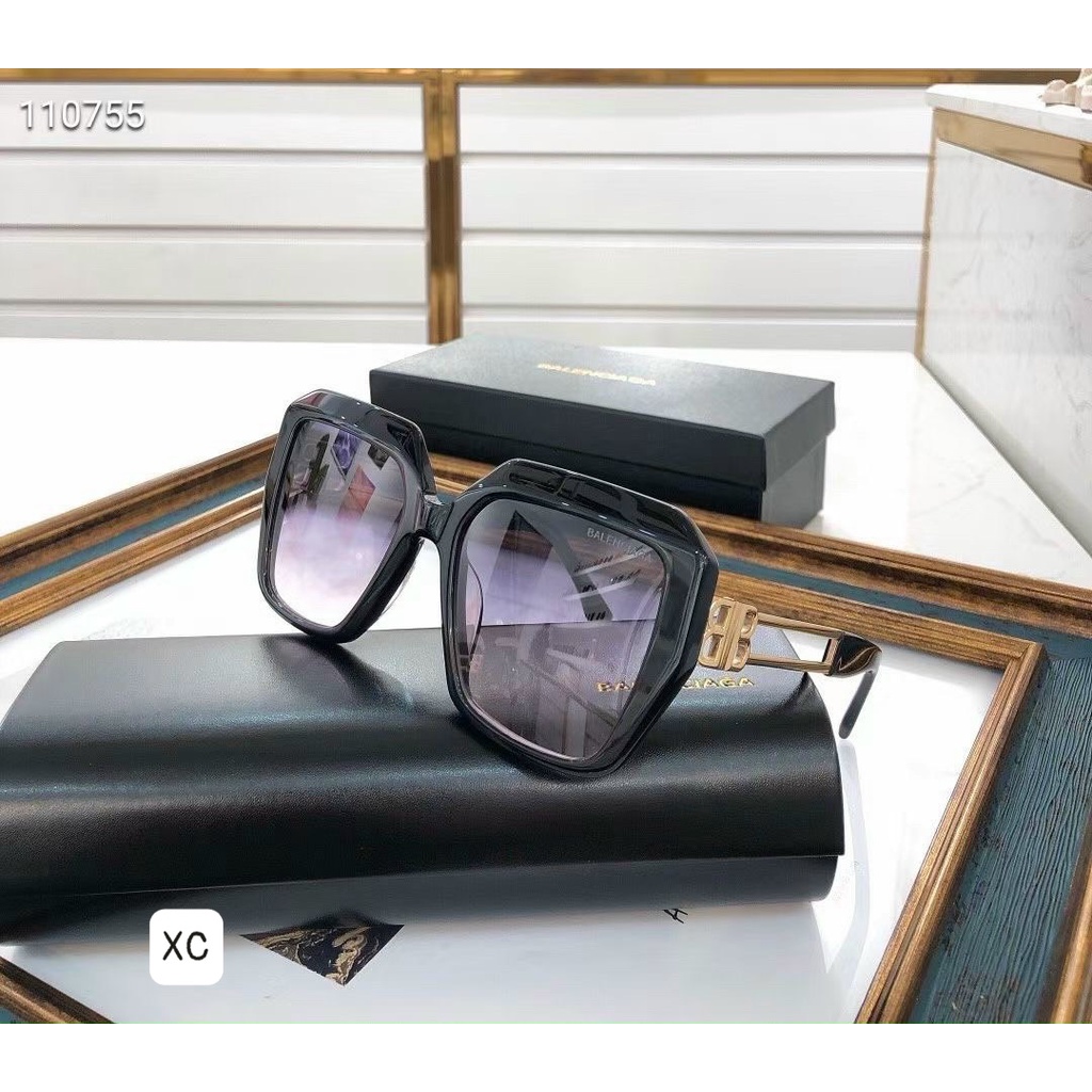 Kính balenciaga Xinh sang luôn nha Duy nhất 1 màu
