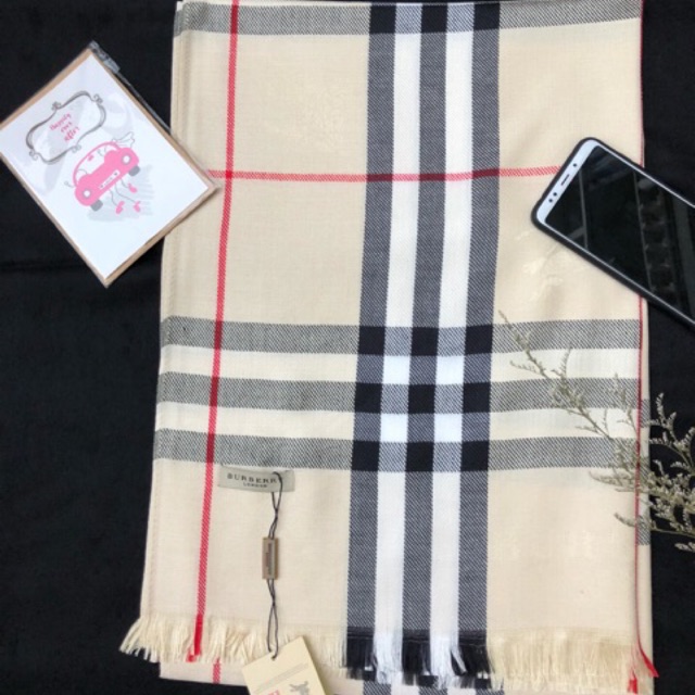 Khăn burberry sắc nét, nhiều màu
