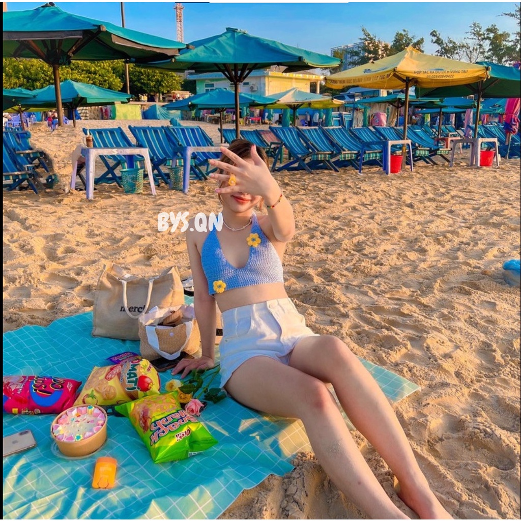 Áo cổ chữ V một màu basic dáng yếm đan hoa trang trí "candy top"