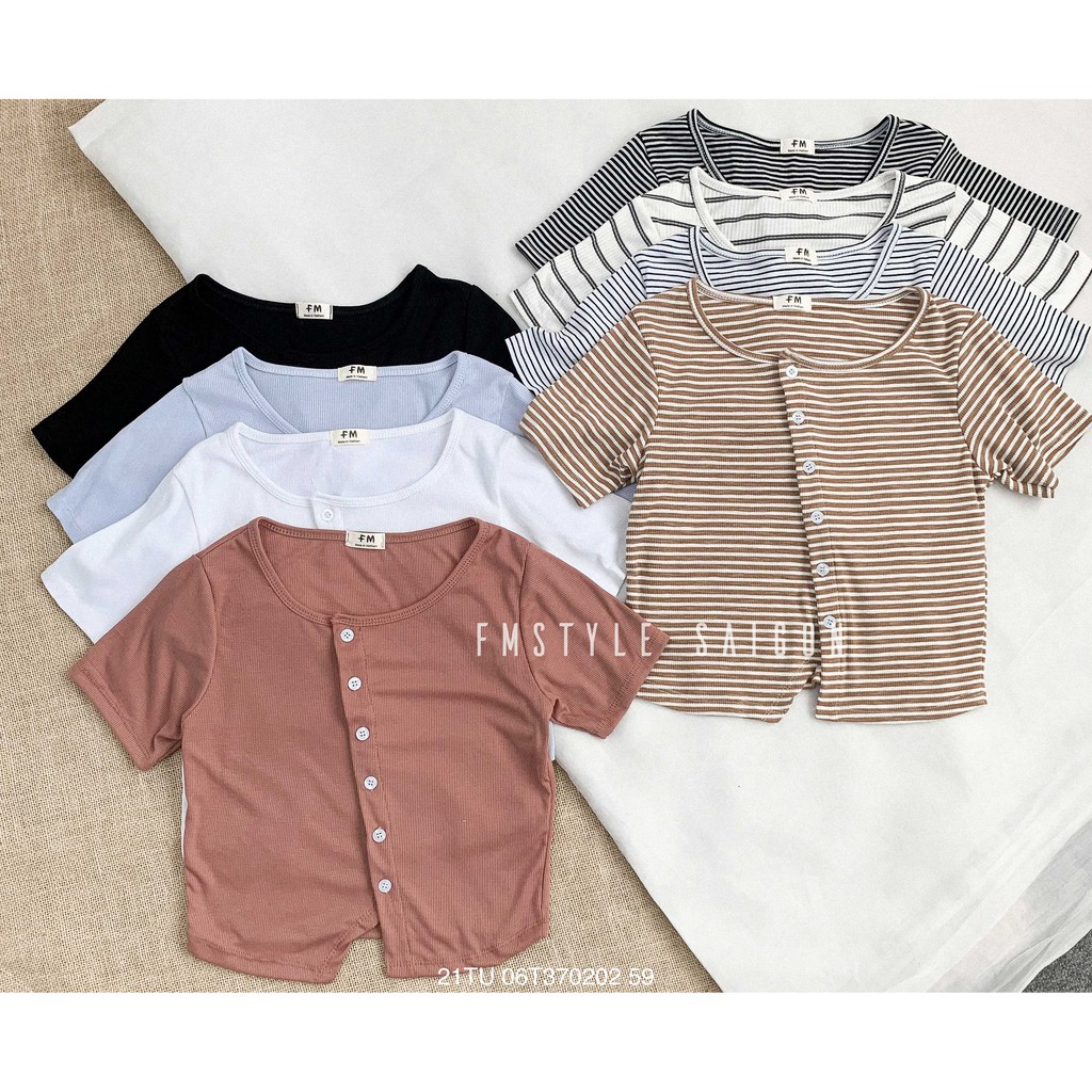 Áo thun tay ngắn crop gài nút chéo ulzzang thời trang nữ Fmstyle Saigon 21TU06T370202 | BigBuy360 - bigbuy360.vn