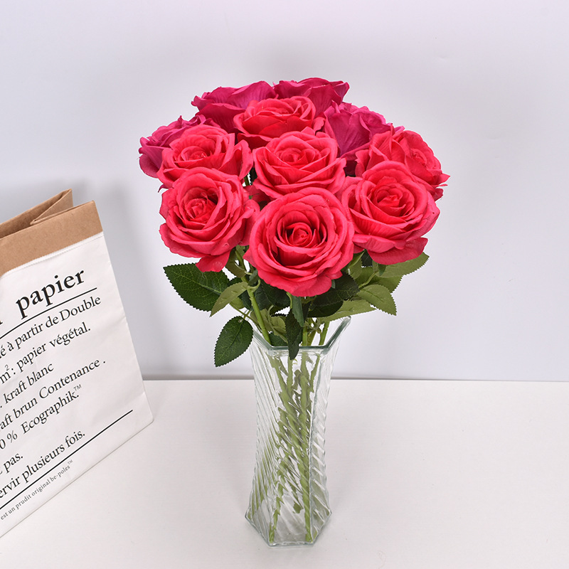 Hoa hồng lụa giả trang trí nhà cửa đẹp mắt