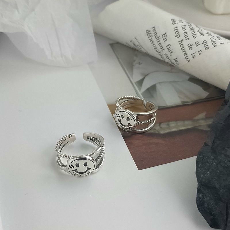 Nhẫn hình mặt cười dạng hở phong cách retro sành điệu