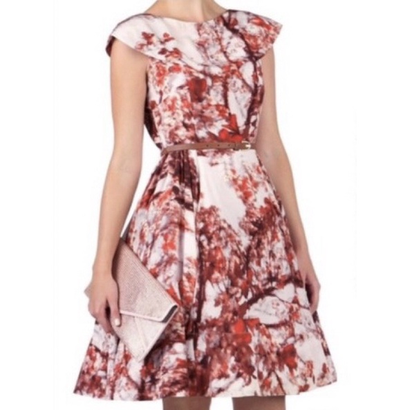 Đầm Ted baker xinh xắn 🍀🍀🍀