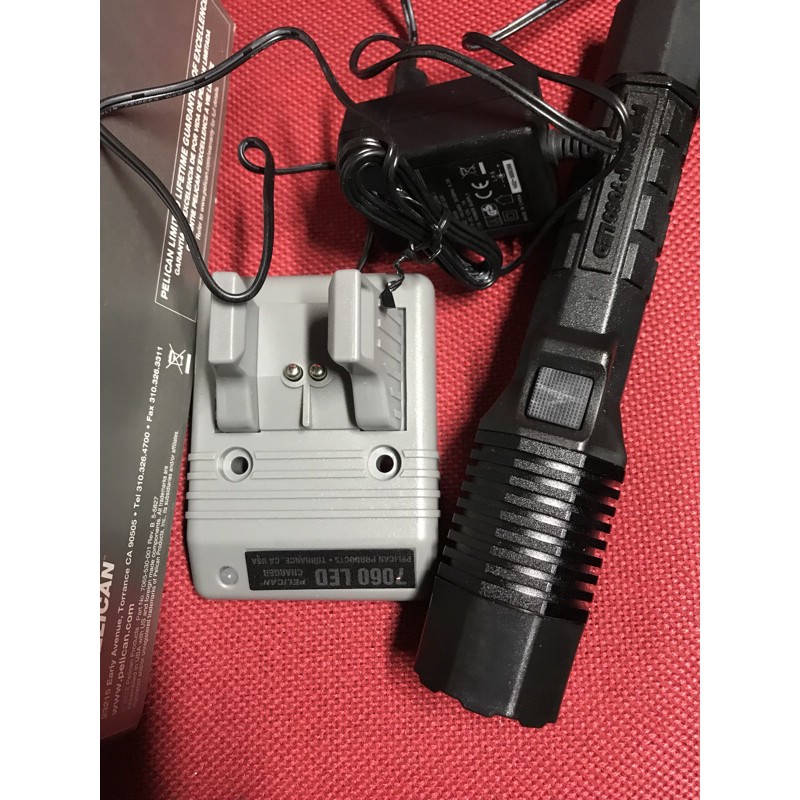 ĐÈN PIN PELICAN 7060 LED