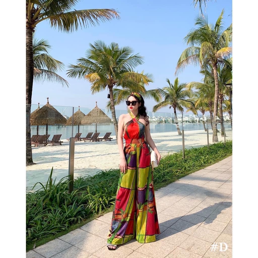 Jumpsuit áo cổ yếm quần ống rộng kèm băng đô nữ tính, màu sắc nổi bật, ảnh cuối khách mặc