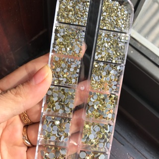 Đá YHB mix size màu vàng nhạt