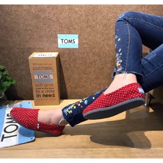 Giày Toms Chấm Bi Đỏ
