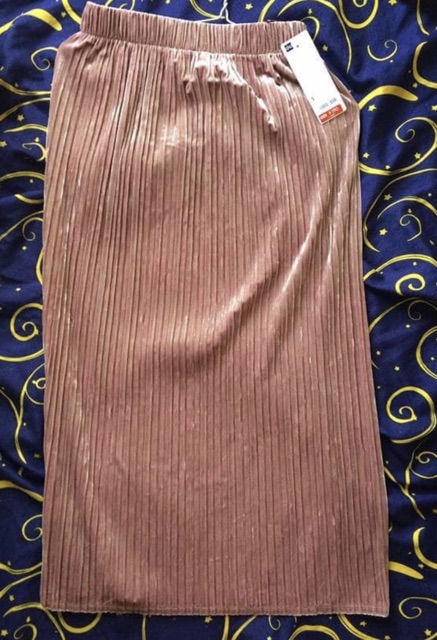 *Chân váy nhung xếp ly Gu*