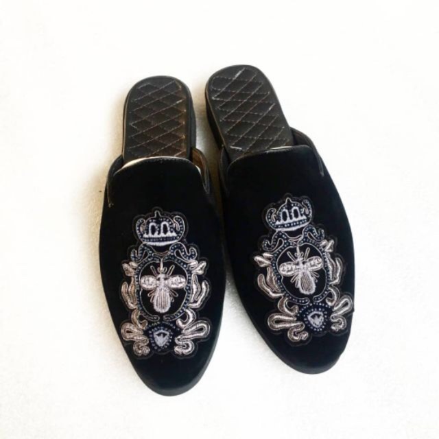 Sục thêu nam ( sục ong hoa trắng nót đen ) | BigBuy360 - bigbuy360.vn