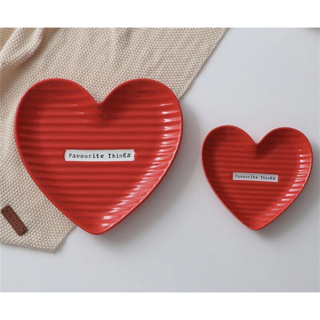 đĩa thiết kế trái tim, nhiều màu trắng,đỏ,hồng, để bánh, home decor, kich thước thông dụng