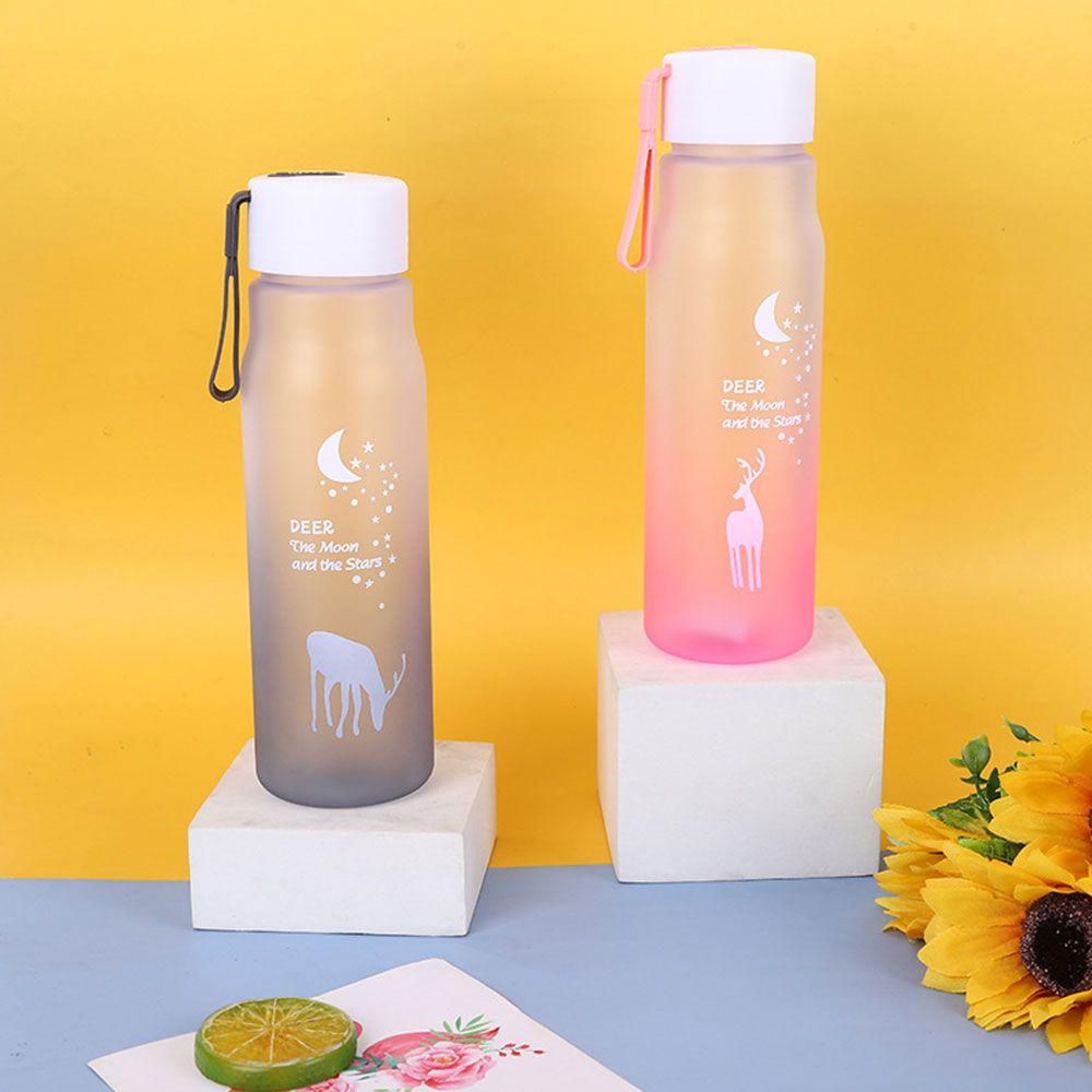 Bình Đựng Nước Bằng Nhựa Có Dây Đeo Thể Tích 560ml