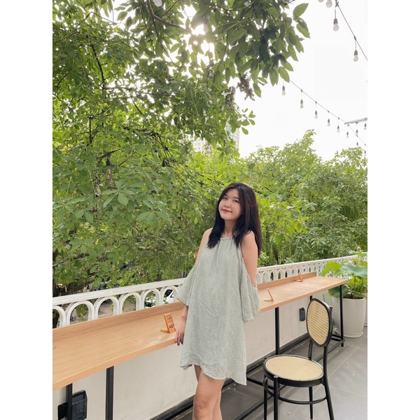 Váy yếm khoét bông