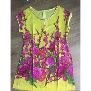 ÁO KIỂU CÁCH TÂN XẺ TÀ Size M. Sale 100k