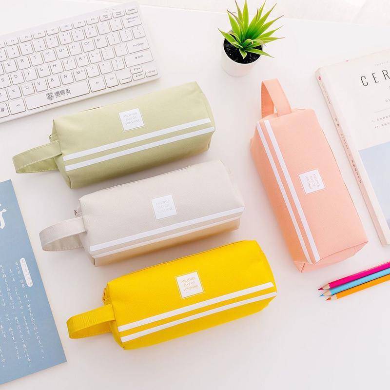 ⭐ iLado ⭐  Hộp đựng bút chì học sinh hộp bút chì màu đặc cute túi nilong chủ đề nhân vật túi zip nhỏ hộp vải đựng đồ Hộp đựng hộp bút hologram bút cute bọc zip tiểu an văn phòng phẩm Đa Dụng túi đựng đồ dùng cá nhân hình
